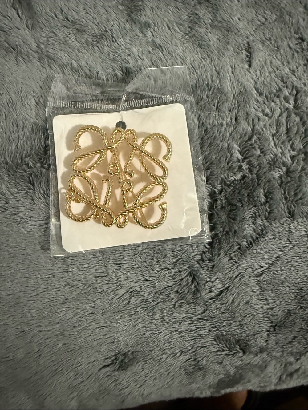 Gold Rope Knot Fashion Brooch - Women's Accessory